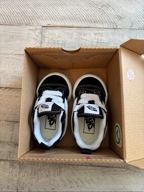 Vans Kids Black and White Low-Top Skate Sneakers